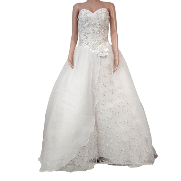 Q by Da Vinci White With Embroidered Spring Floral Quinceañera Dress Size 8 - Picture 1 of 14